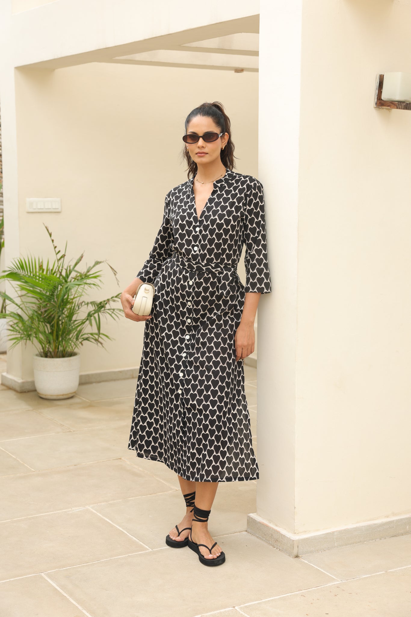 iris midi dress Iris Midi Dress in Black – Happy Hatti