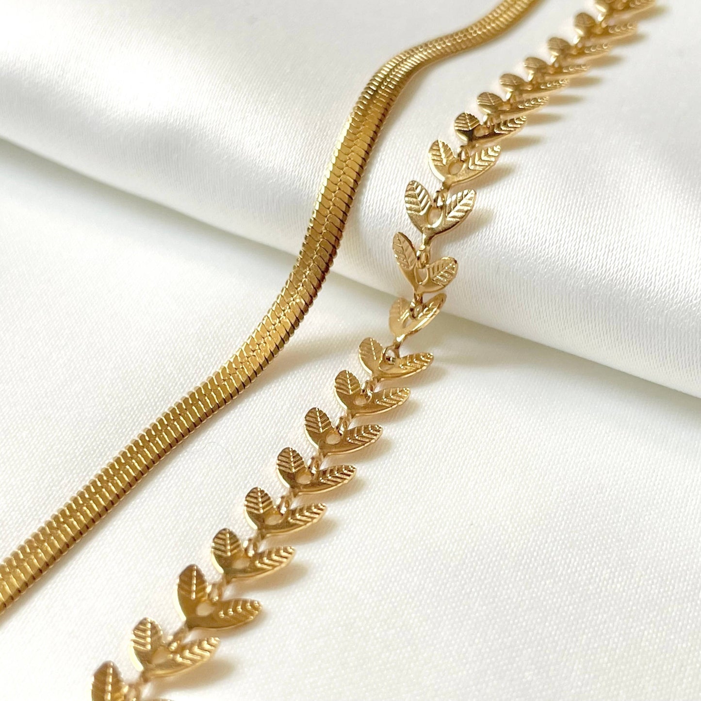 2 pcs Gold Necklace Set