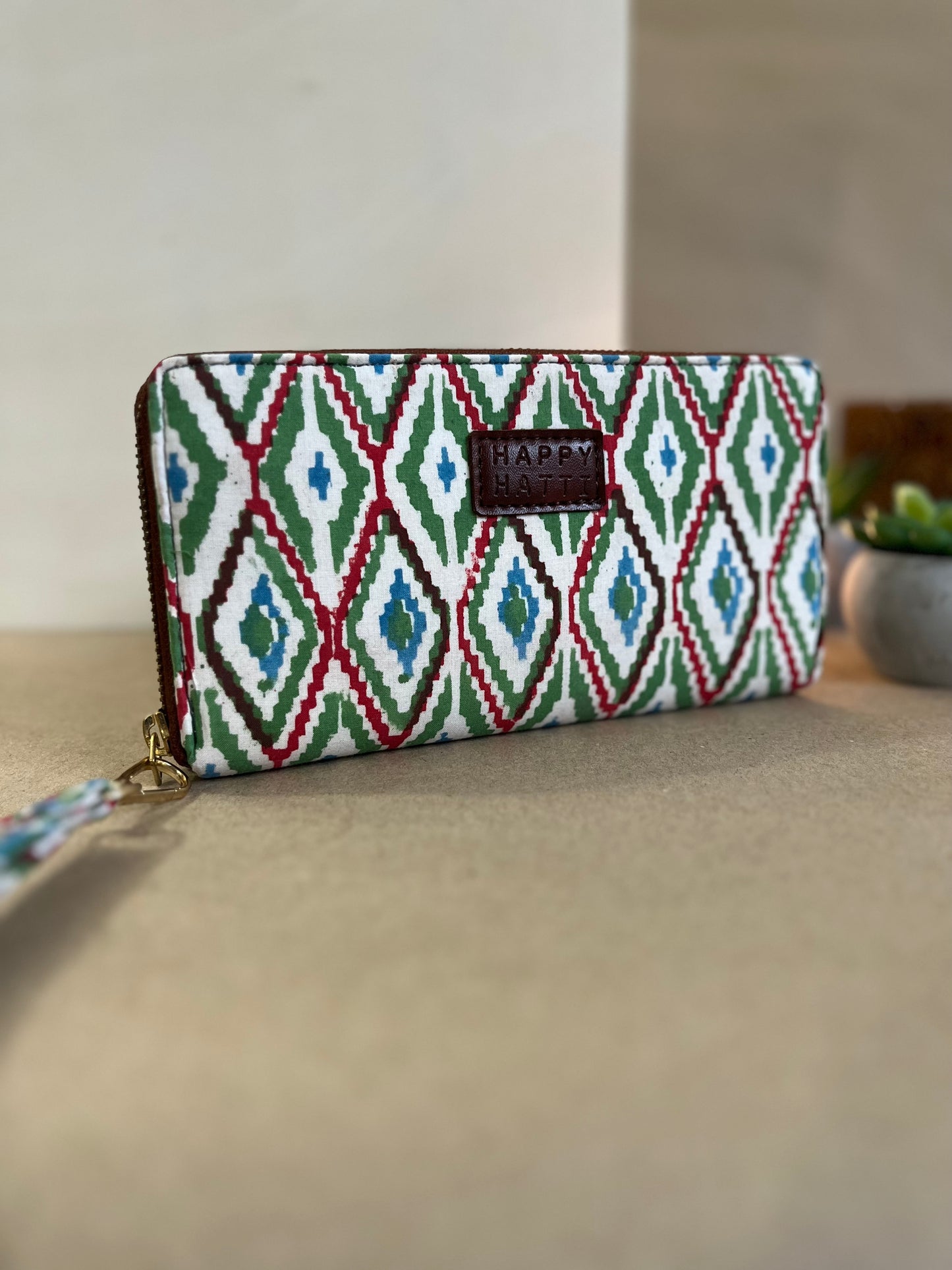 Wrist Clutch in Geometric