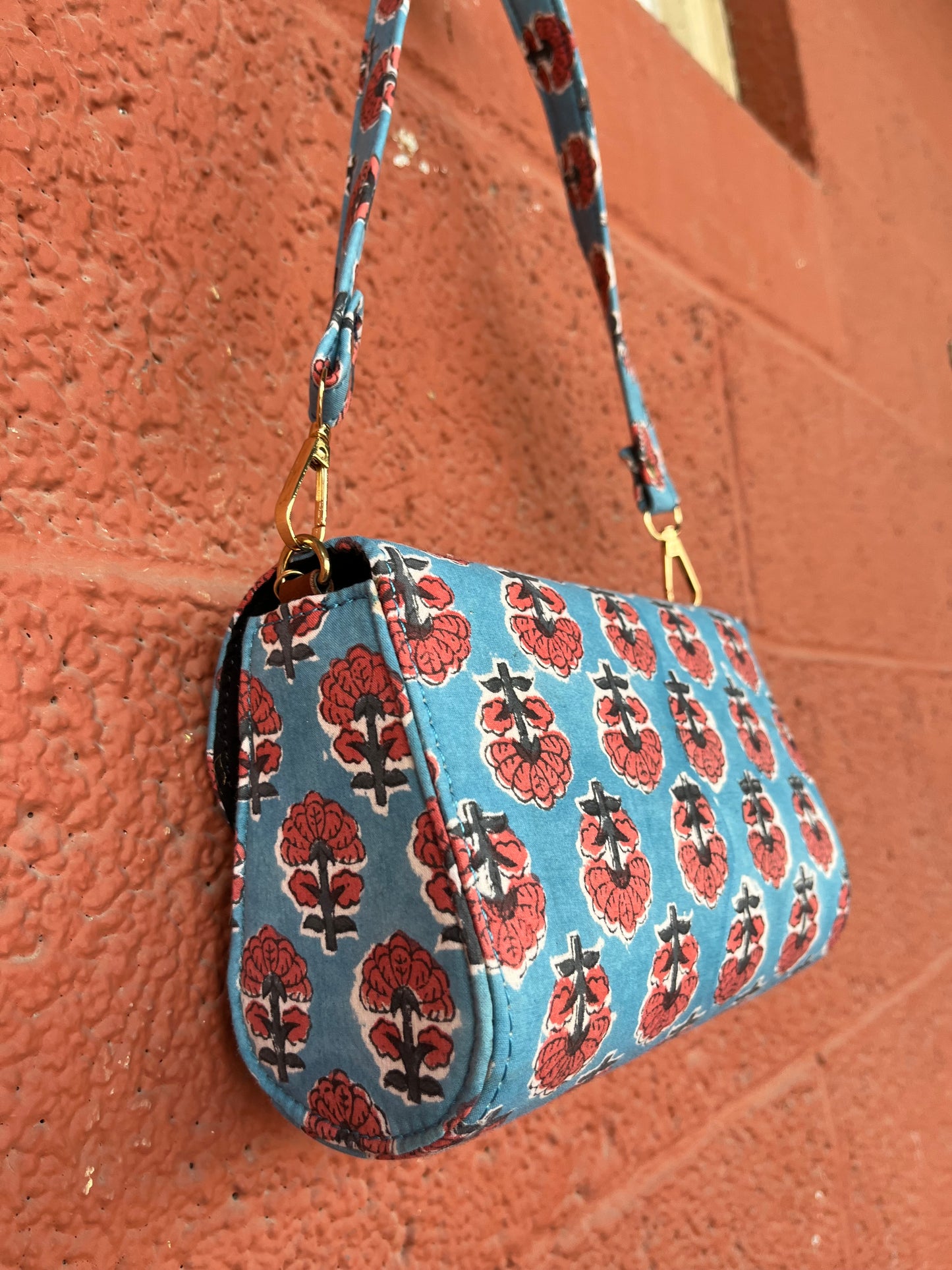 August Box Bag in Blue Rust
