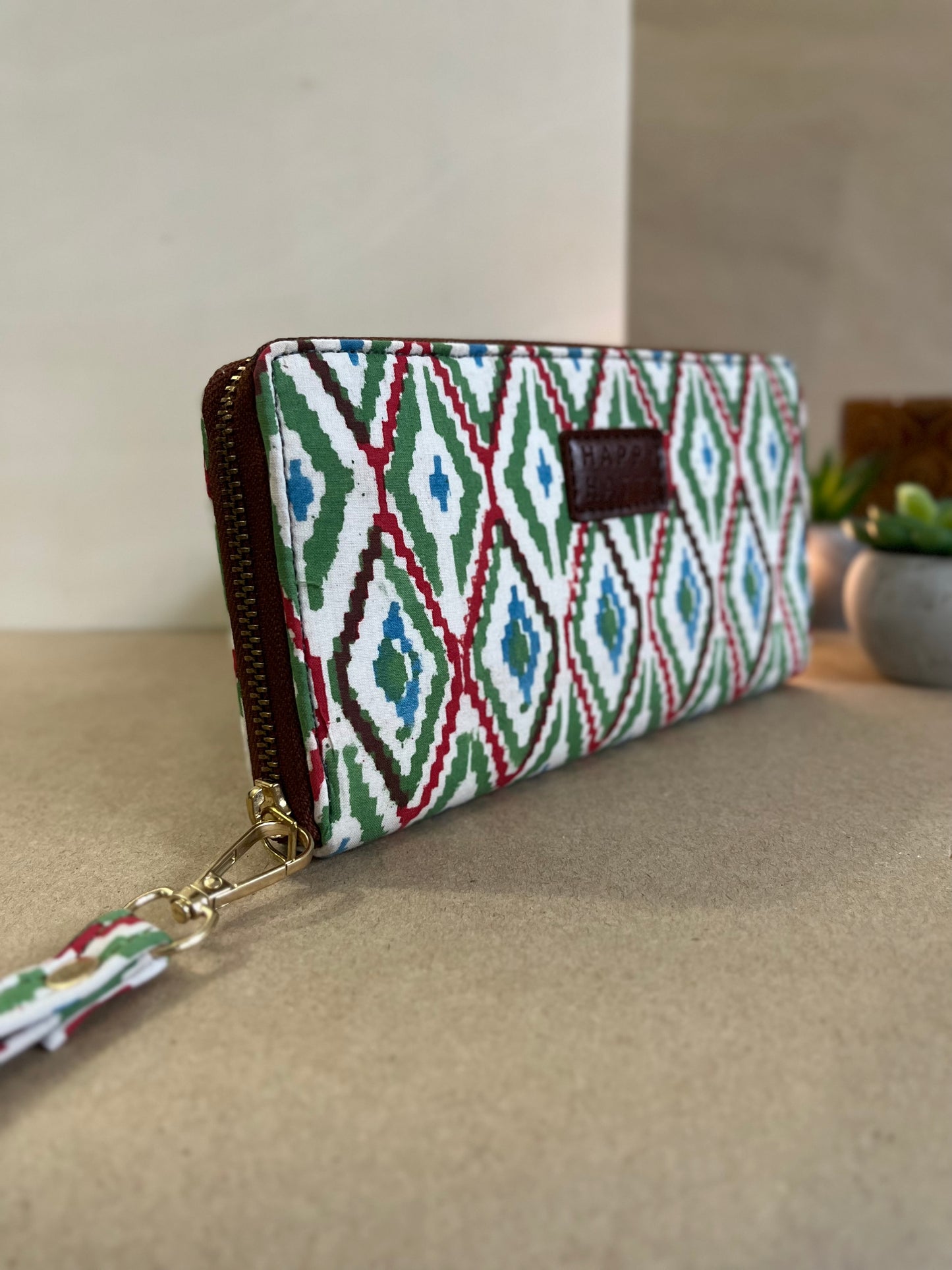 Wrist Clutch in Geometric