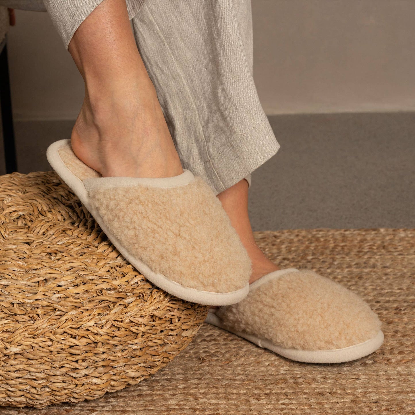 Women's Merino Fluffy Slippers Natural