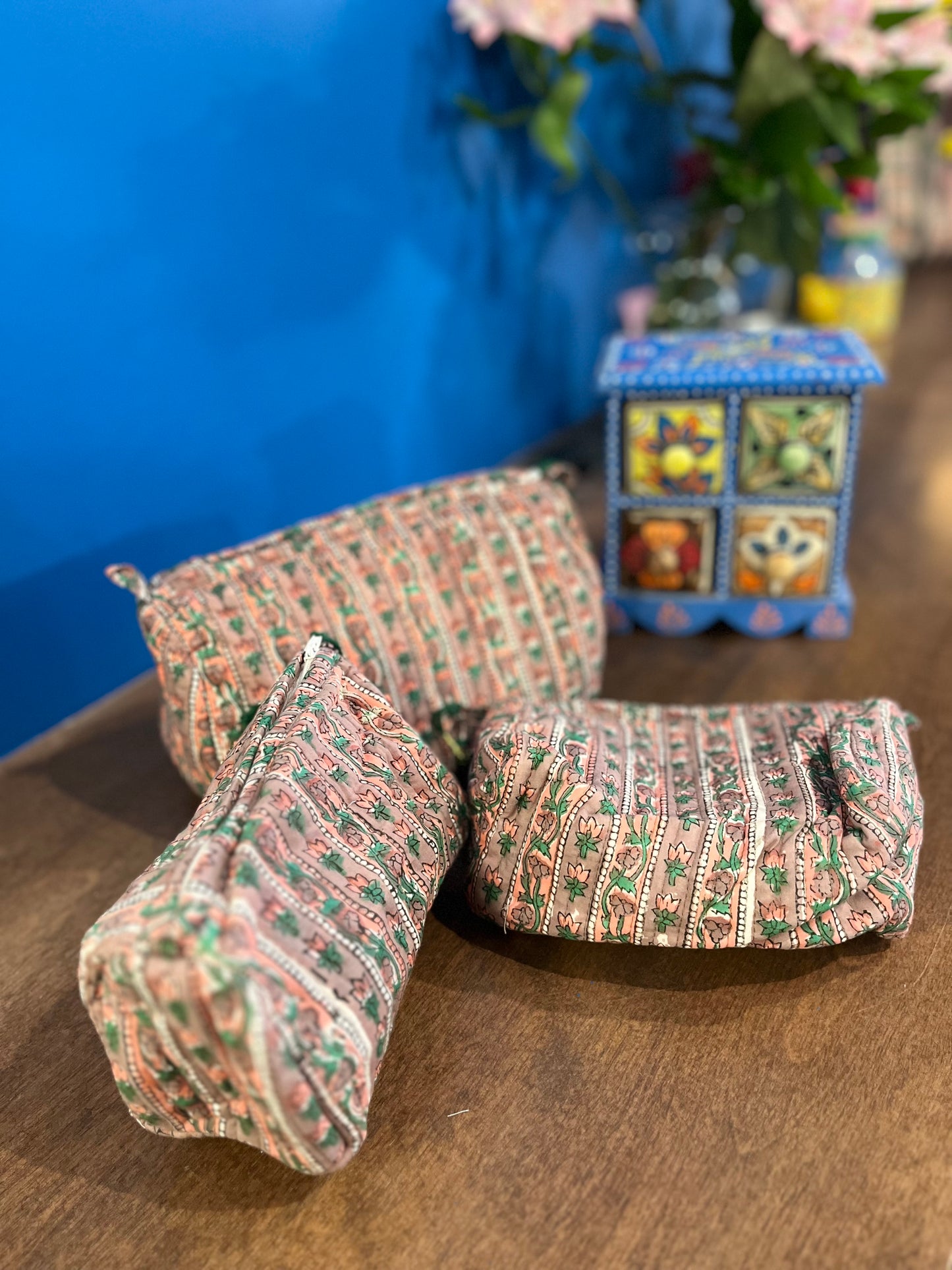 Make Up Bag in Beige Green