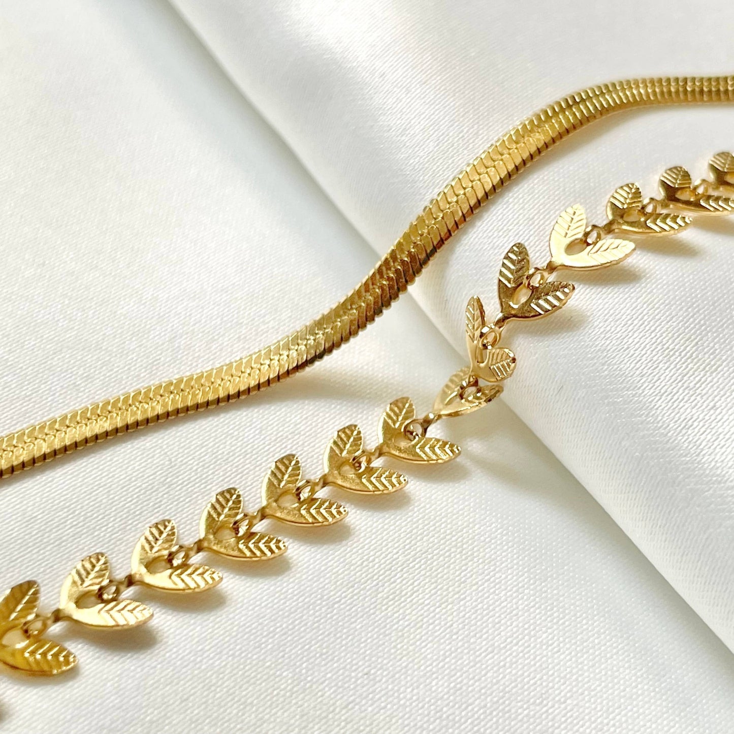 2 pcs Gold Necklace Set