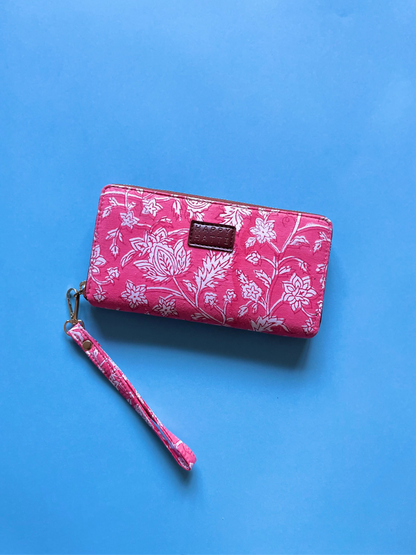 Wrist Clutch in Pink