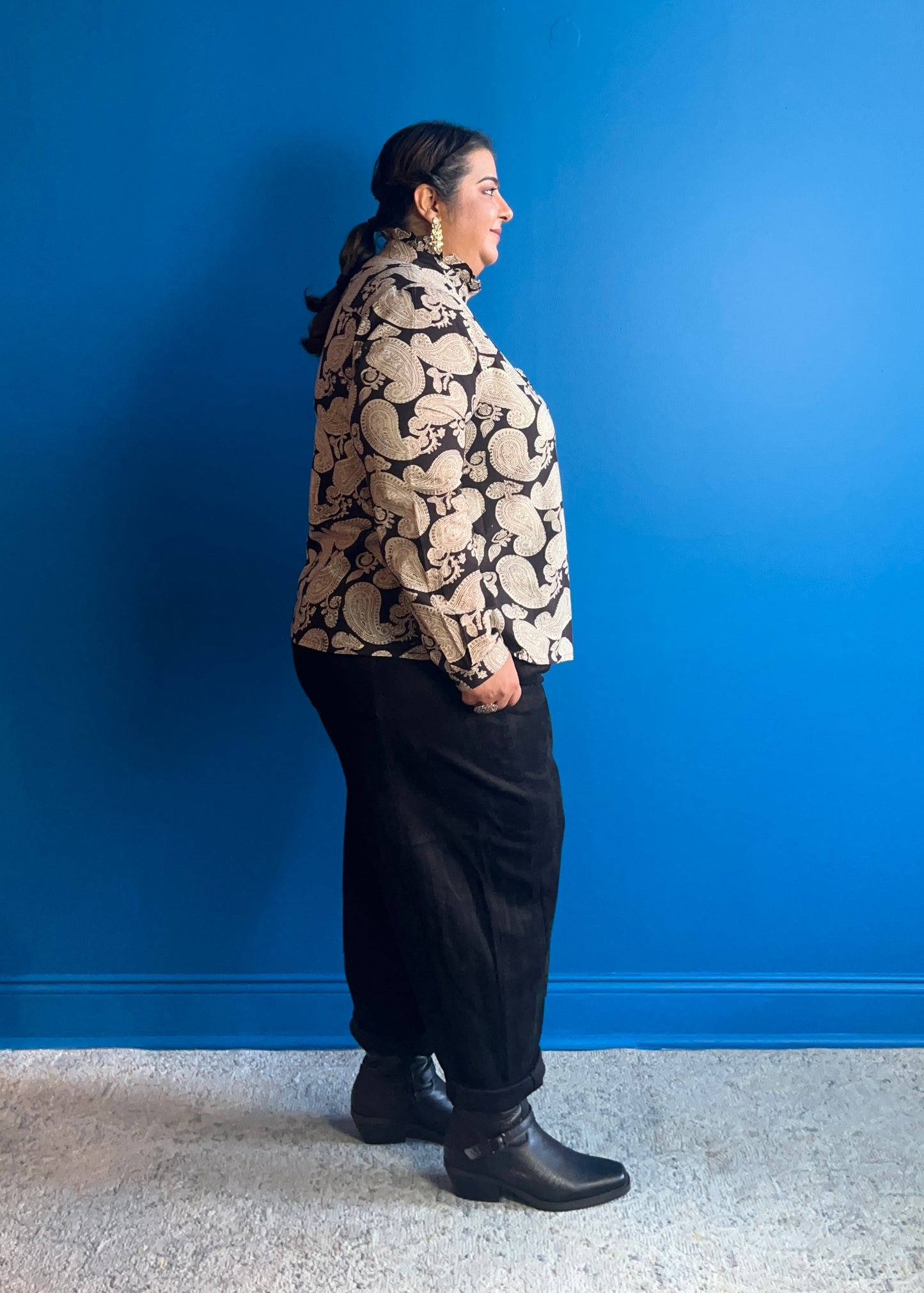 Top with Frill ~ Black