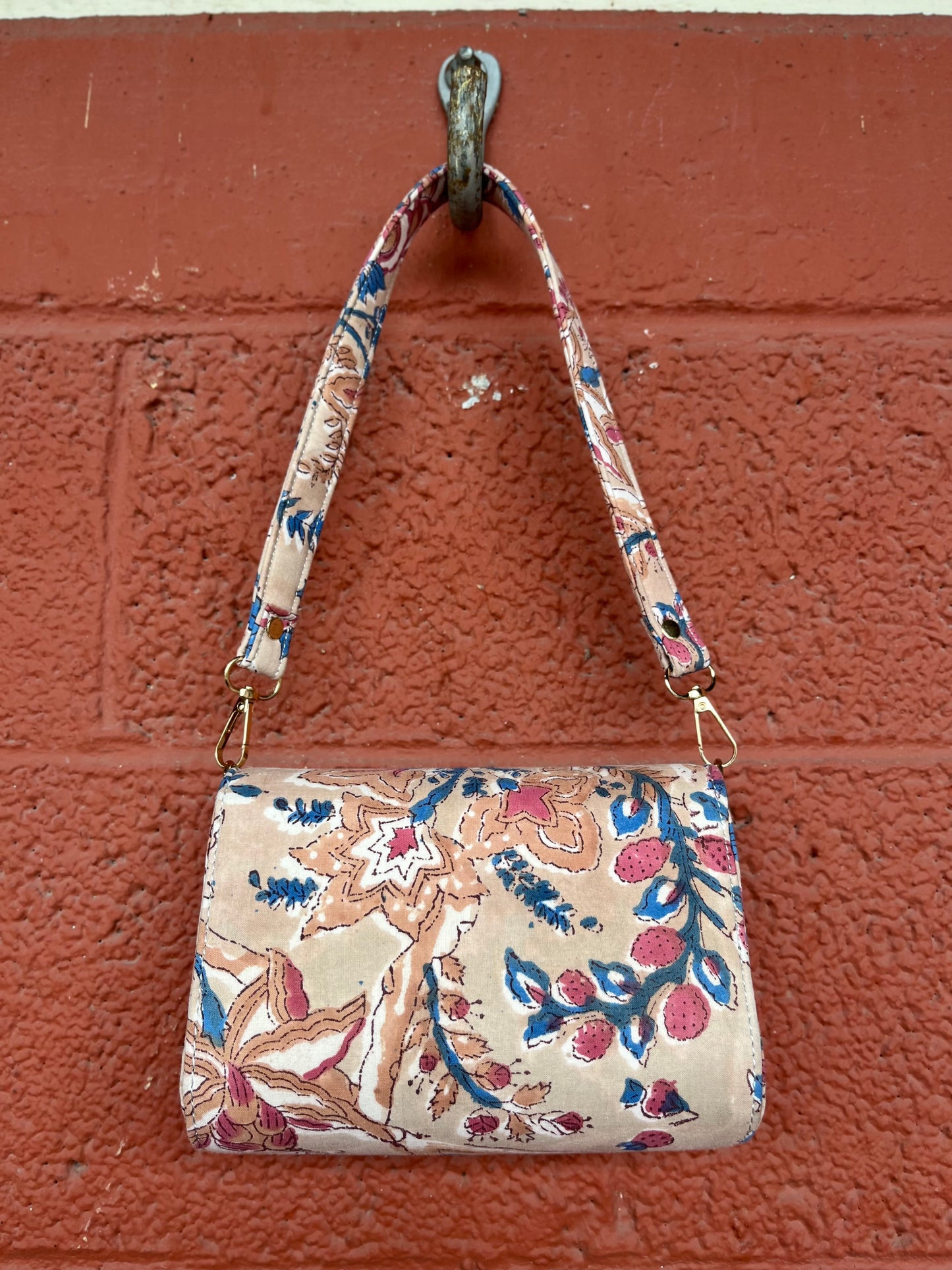 August Box Bag in Beige