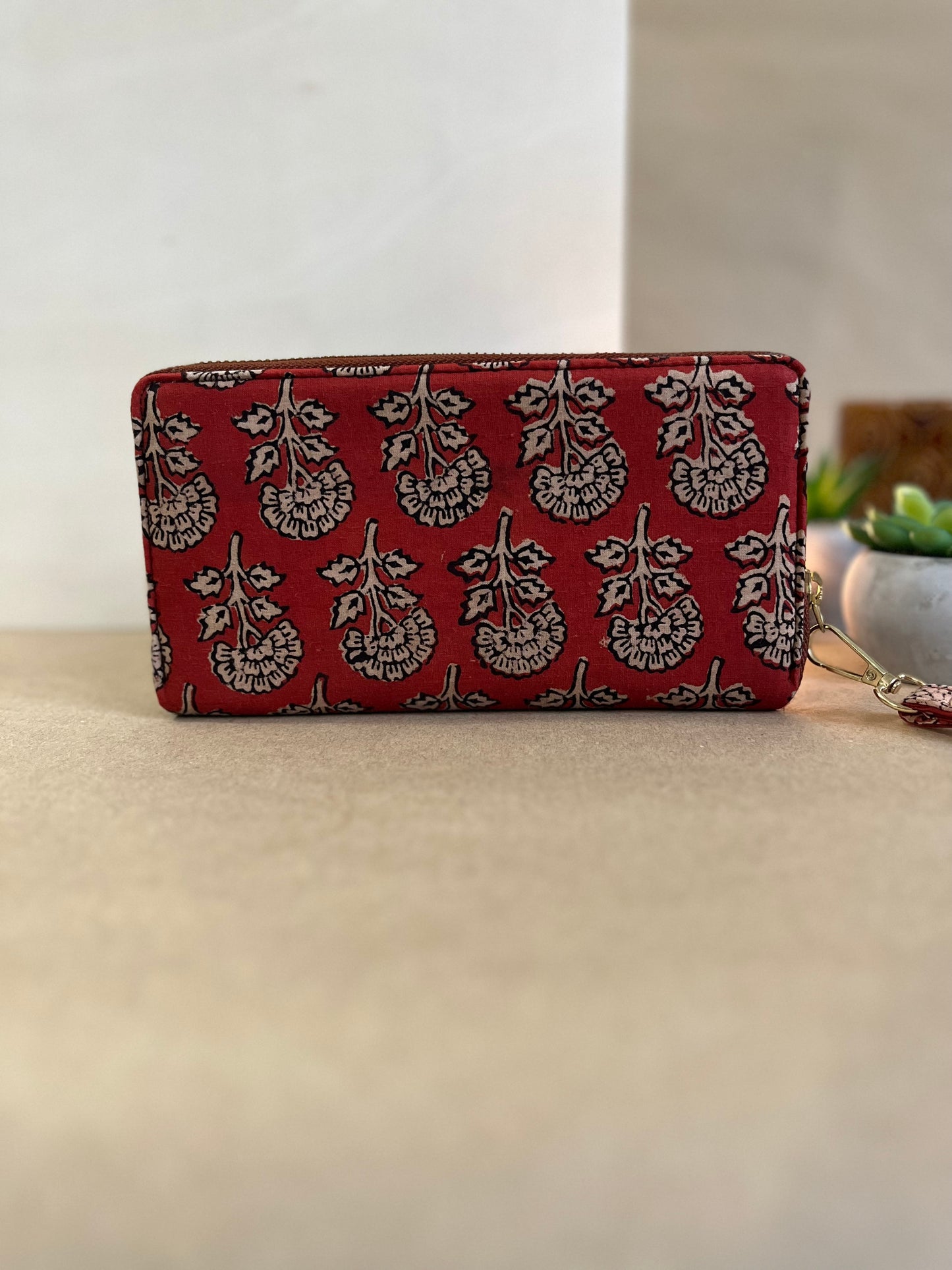 Wrist Clutch in Red