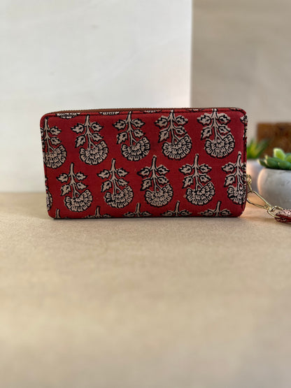 Wrist Clutch in Red