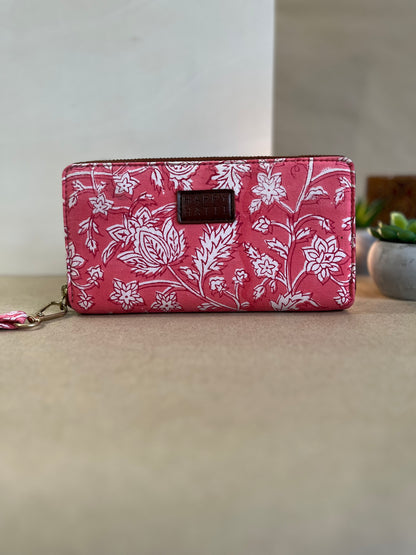 Wrist Clutch in Pink