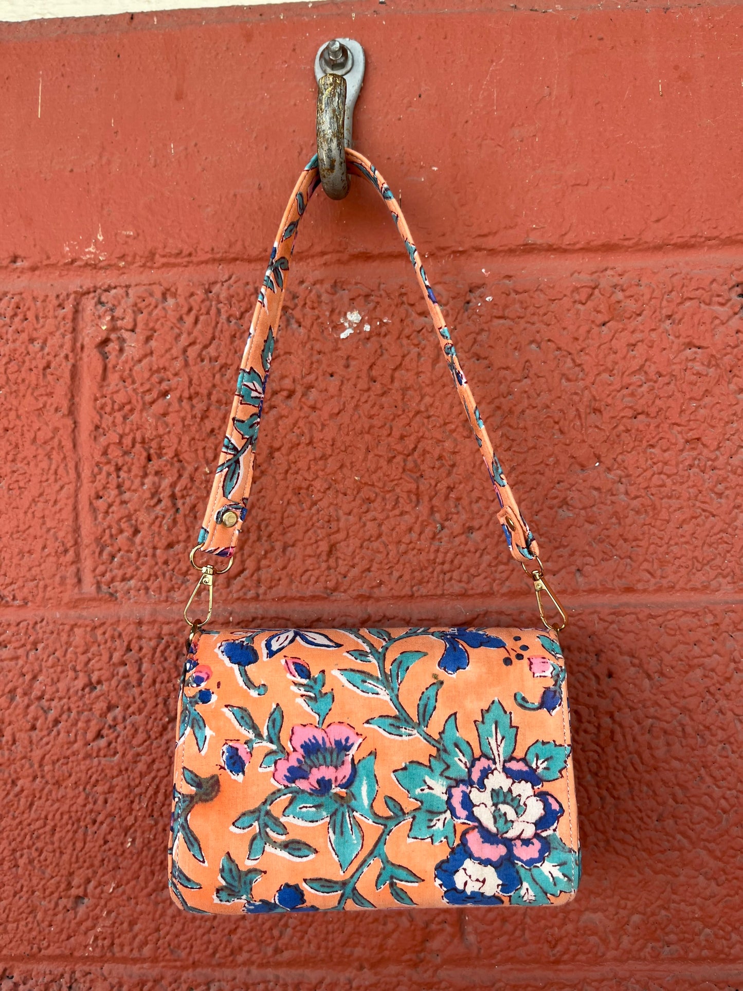 August Box Bag in Peach